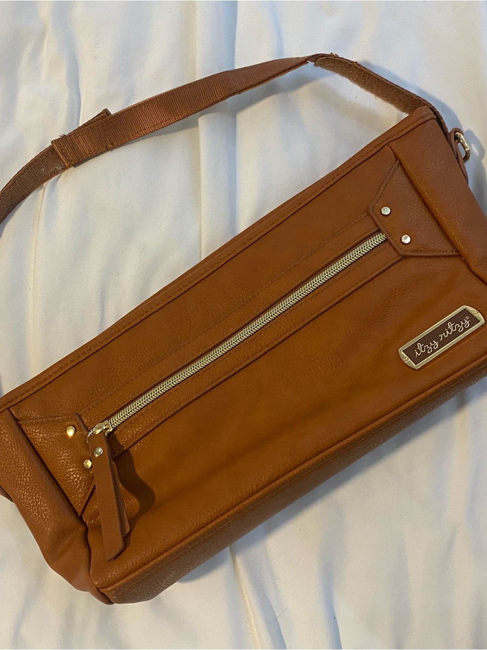 Itzy Ritzy Tan Leather shoulder Bag